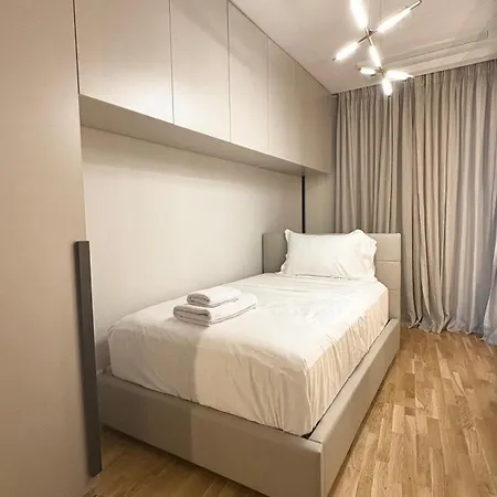 Blue Boutique 4 *