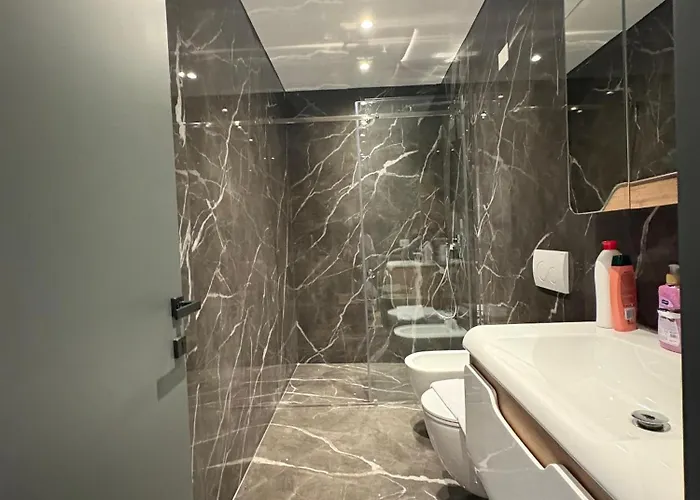 Blue Boutique 4 ティラナ