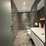 Blue Boutique 4 地拉那