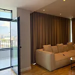 Blue Boutique 4 * 地拉那